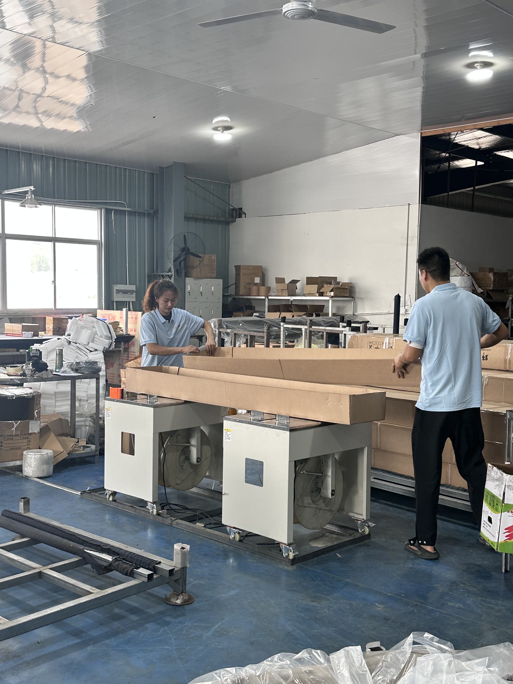 Solargy team packaging finished outdoor products