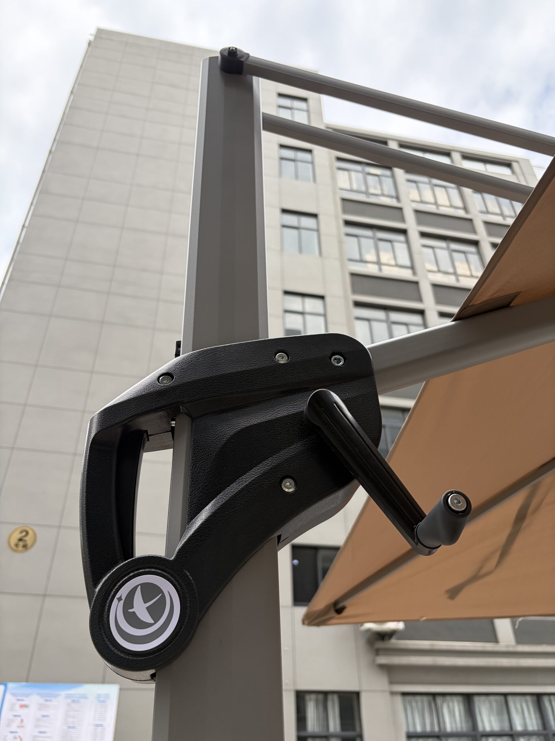 Crank handle and patented dual-rod support structure